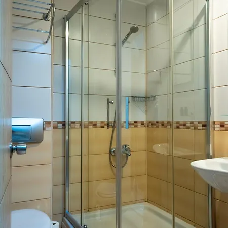 Löwe Hotell 3*