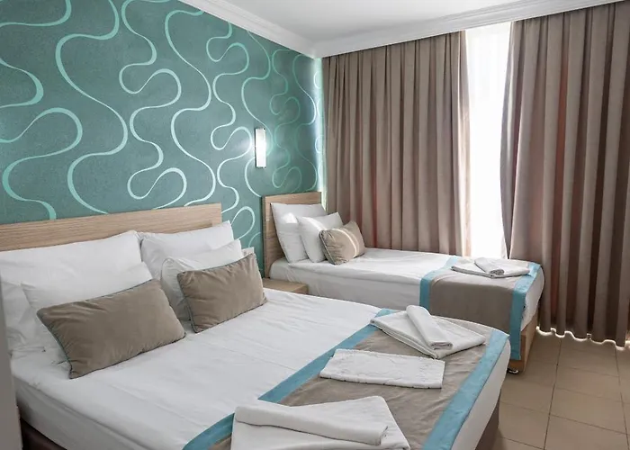 Löwe Hotell Side