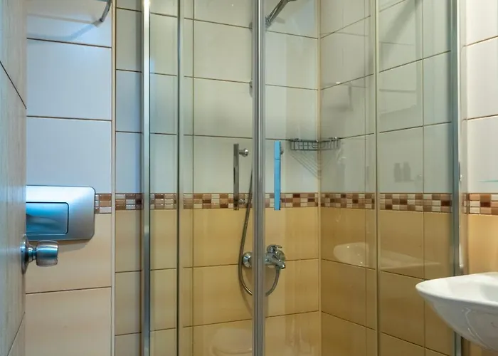 Löwe Hotell 3*